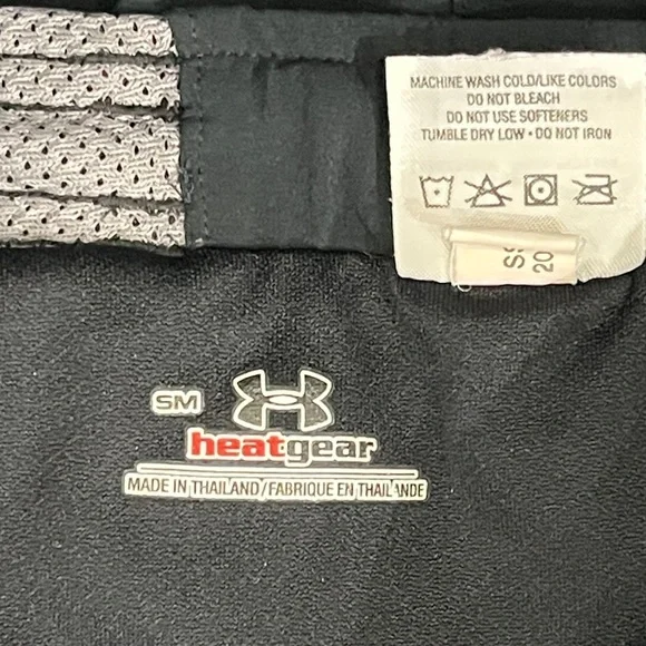 Under Armour Women's Heatgear Shorts Size S - Picture 3 of 3